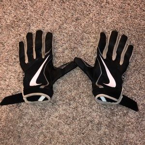 Nike YOUTH Football gloves 🏈